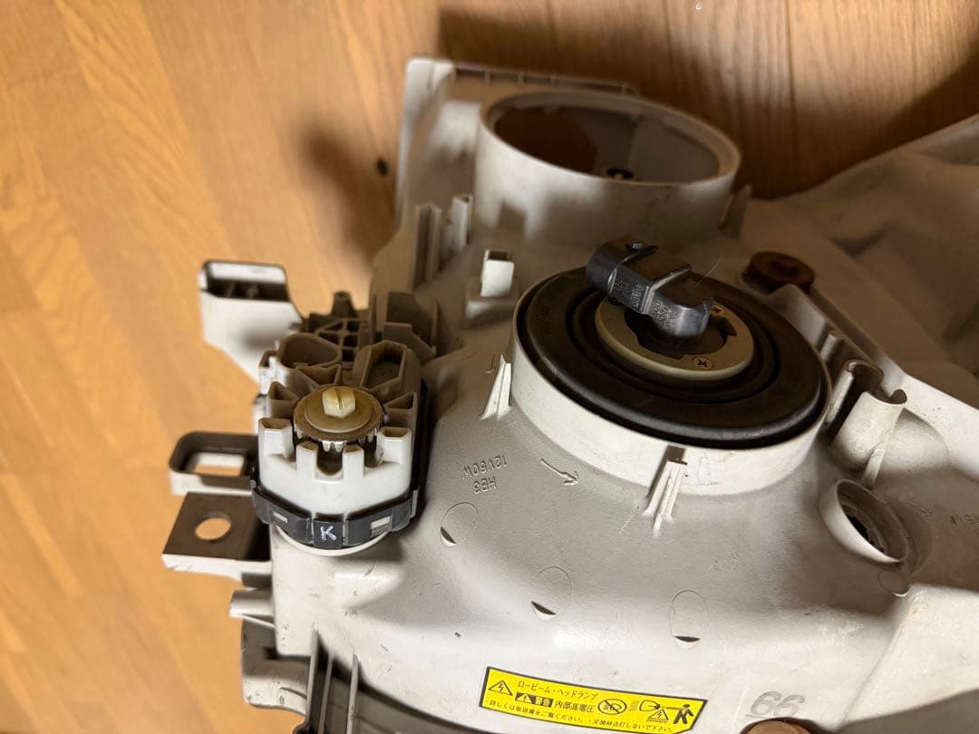 ハイエース　3型　純正ヘッドライト　インナー黒