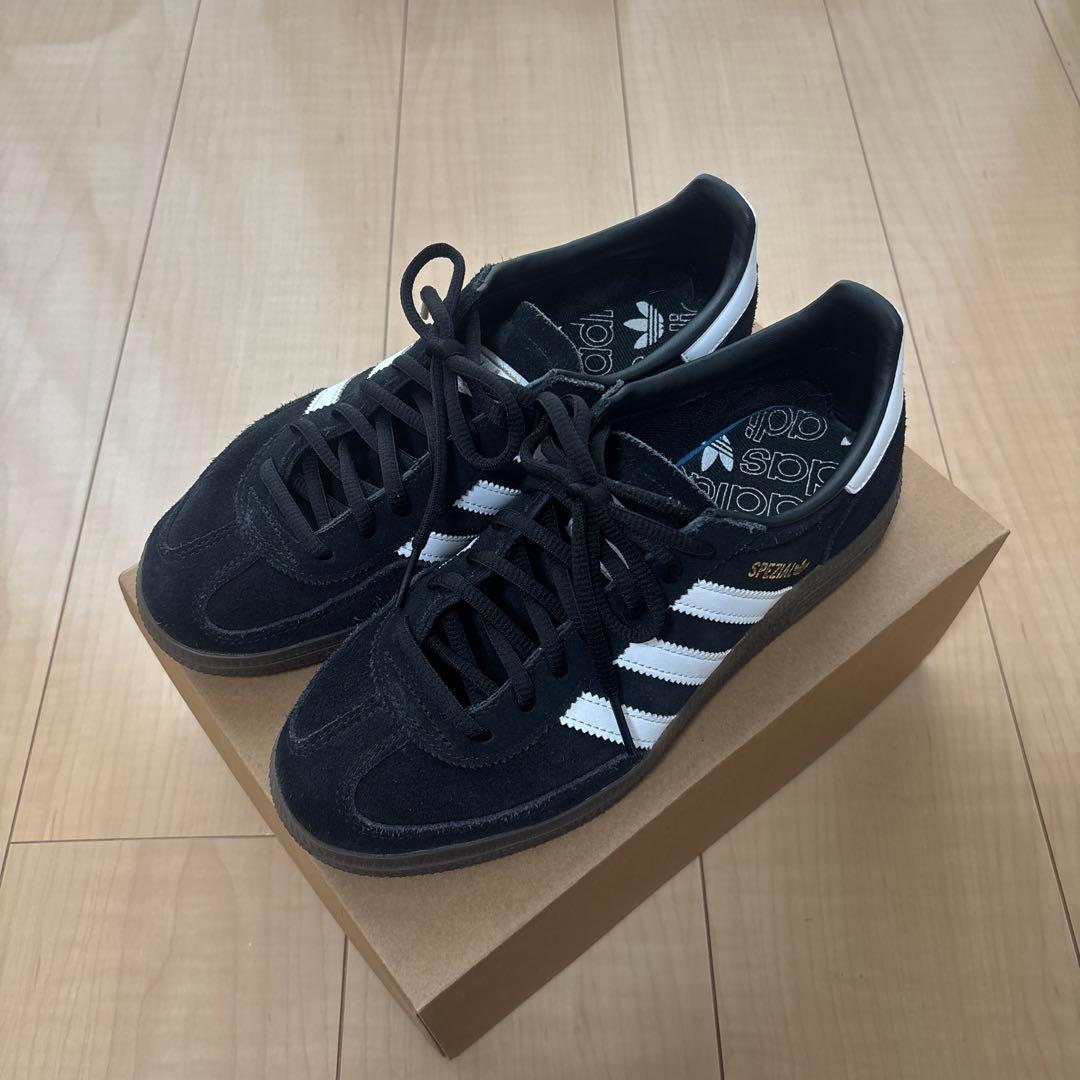 adidas Spezial ブラックスニーカー