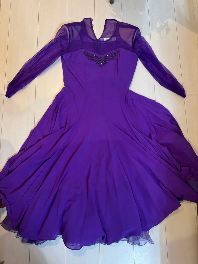 紫のダンスドレス
