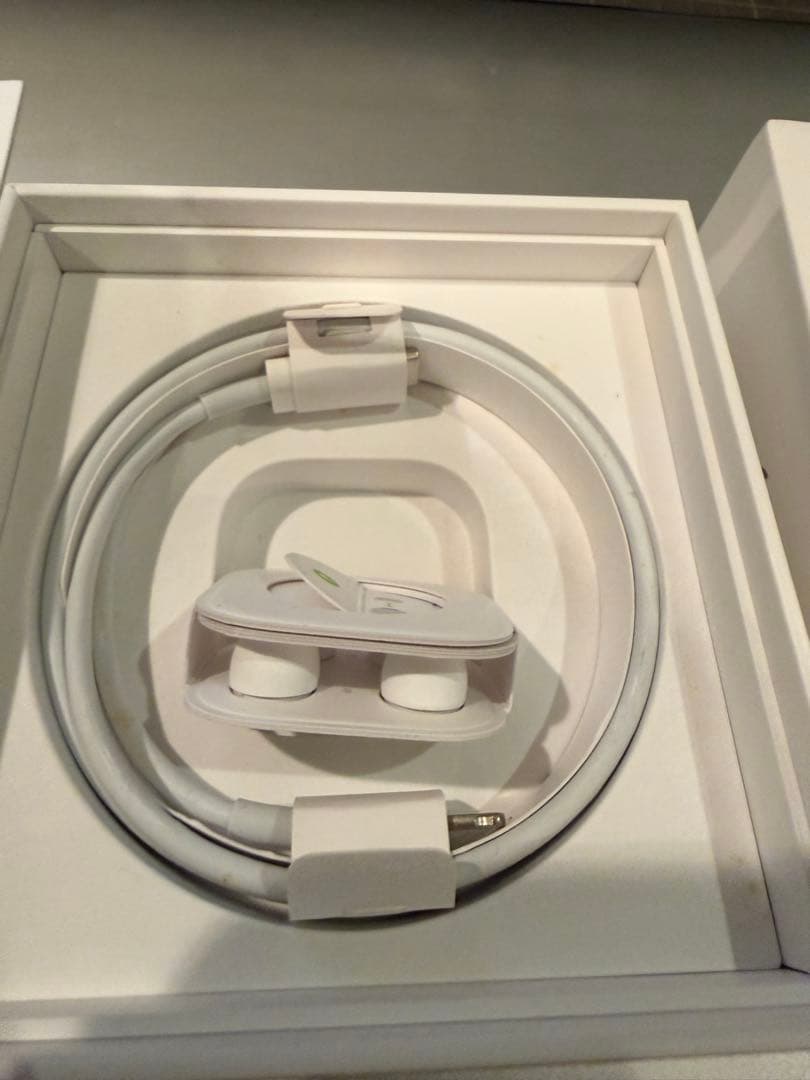 shy　AirPods Pro MWP22J/A ワイヤレス充電ケース/箱