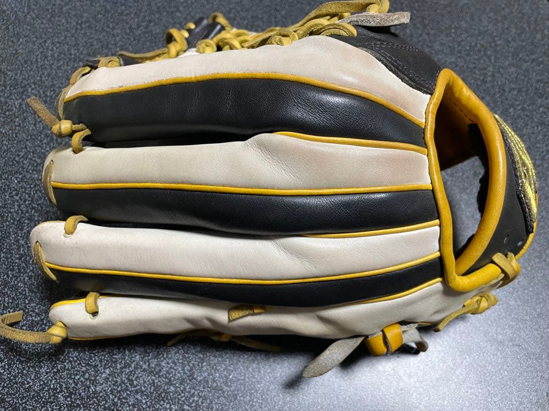 軟式外野用グローブ　オンクラウドナイン