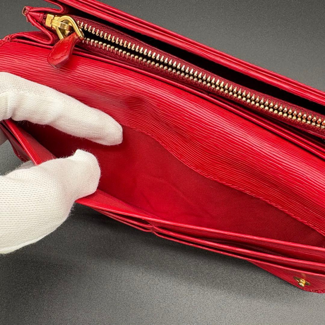 プラダ　正規品　長財布　美品　ウォレット