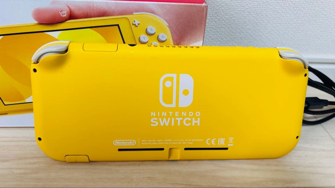 Nintendo Switch Lite イエロー 充電器付き
