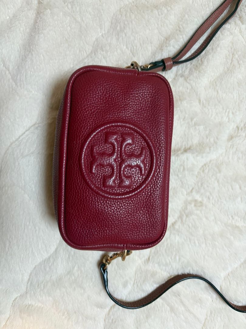 トリーバーチ ペリーボンベ カメラバッグ ショルダーバッグ ２室 レザー レッド