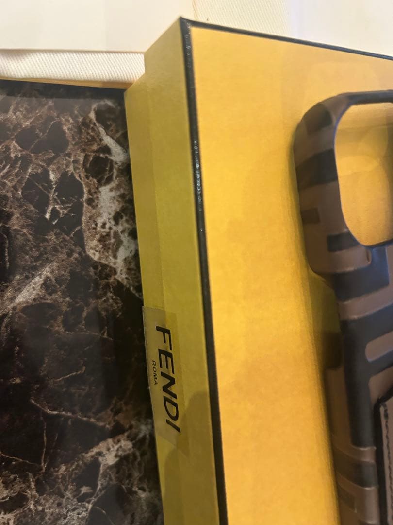 FENDIフェンディ　ズッカ柄　iPhone14スマートフォンケース