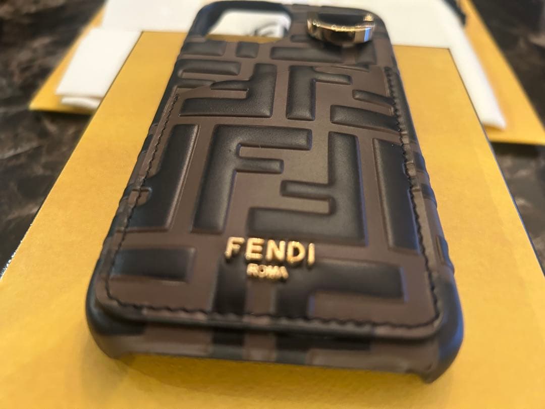 FENDIフェンディ　ズッカ柄　iPhone14スマートフォンケース