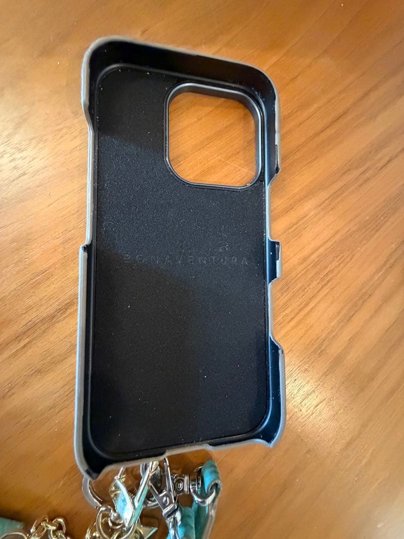 BONAVENTURA ハンドル付きバックカバーケース　iPhone16Pro