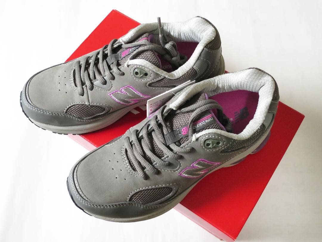 新品 タグ付き 2E New Balance 23cm W1501 GP