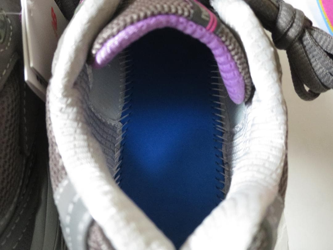 新品 タグ付き 2E New Balance 23cm W1501 GP