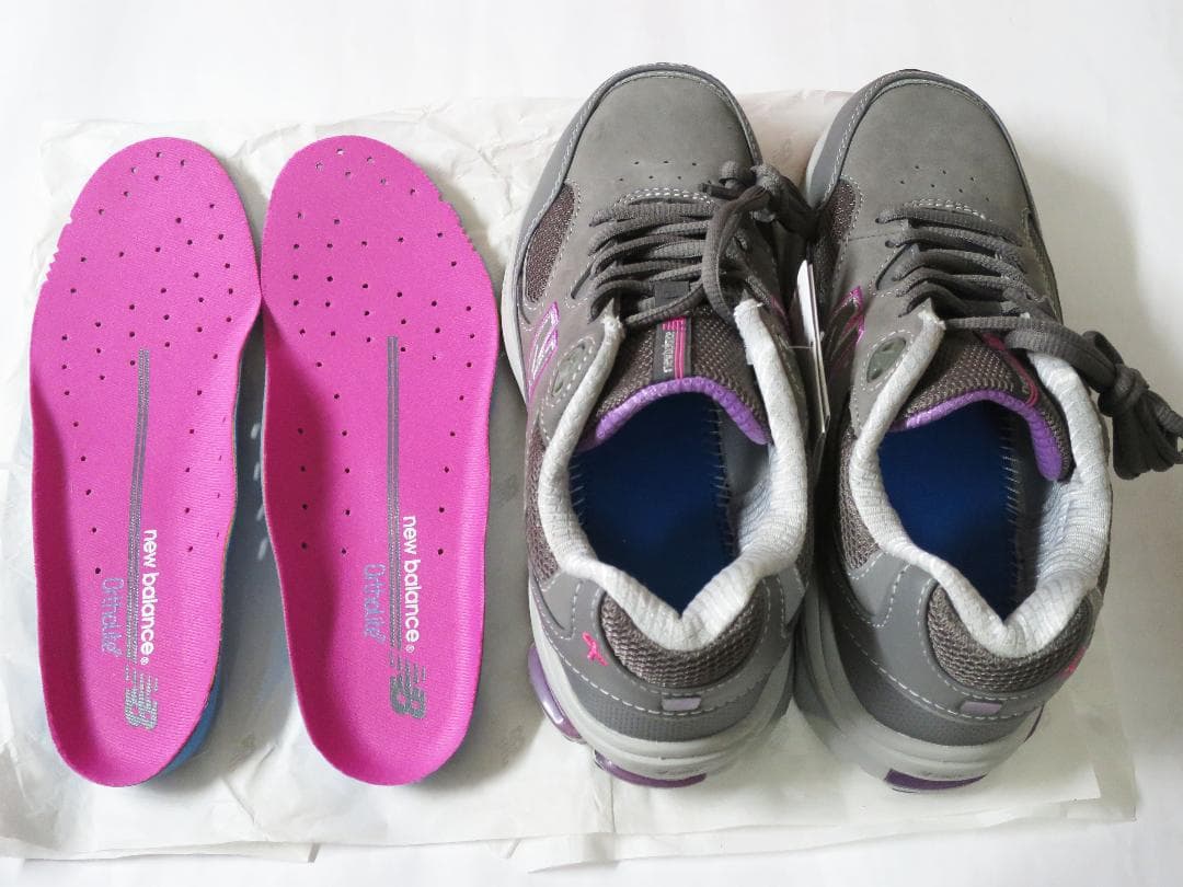 新品 タグ付き 2E New Balance 23cm W1501 GP