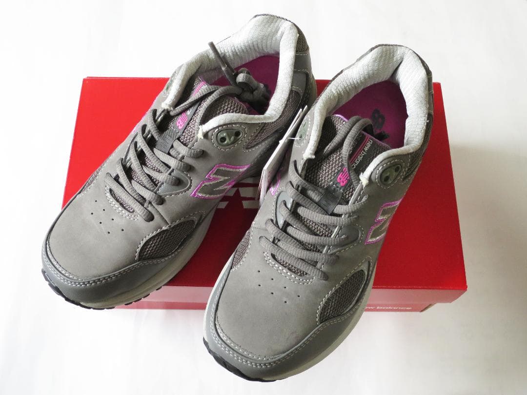 新品 タグ付き 2E New Balance 23cm W1501 GP