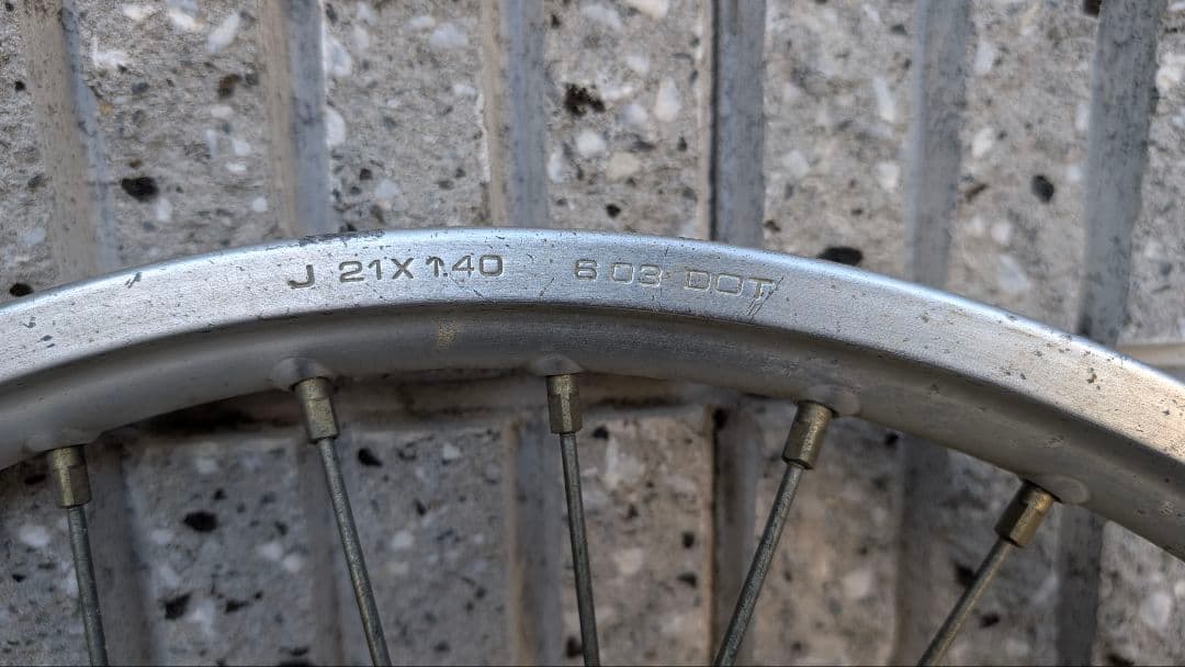 HONDA　ホンダ　DID製　TLM220R　フロントホイール