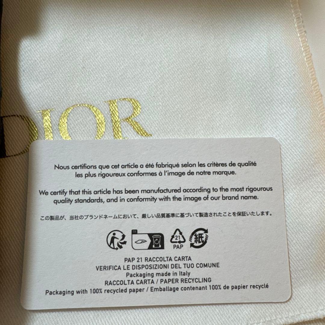 DIOR ディオール　黒チャーム付きレザースマホケース　iPhone15pro