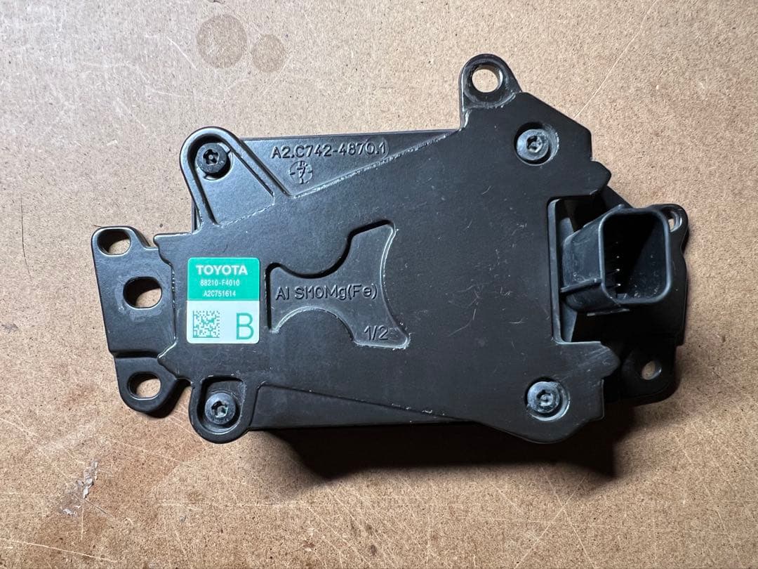 C-HR前期　ミリ波レーダー　プリクラッシュ　XYZ10 ハイブリッド