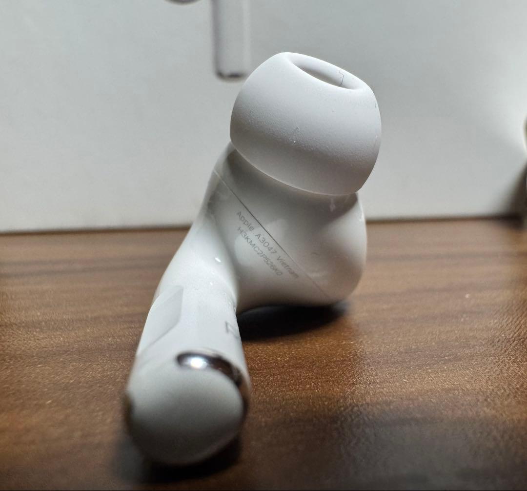 M*z様 正規品　AirPods pro 2 第二世代　おまけ付き