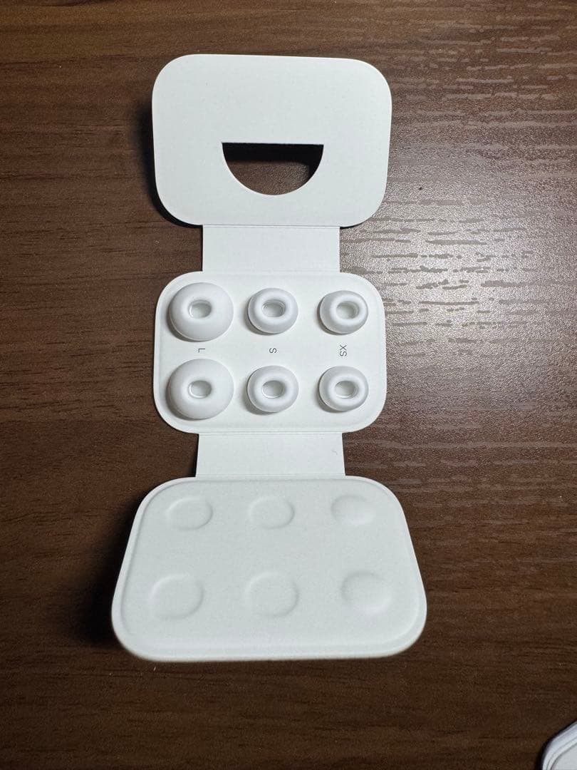 M*z様 正規品　AirPods pro 2 第二世代　おまけ付き