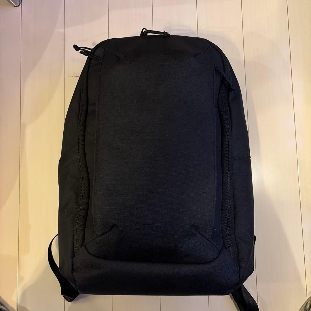 H*K様 【中古美品】MNL CITY PACK