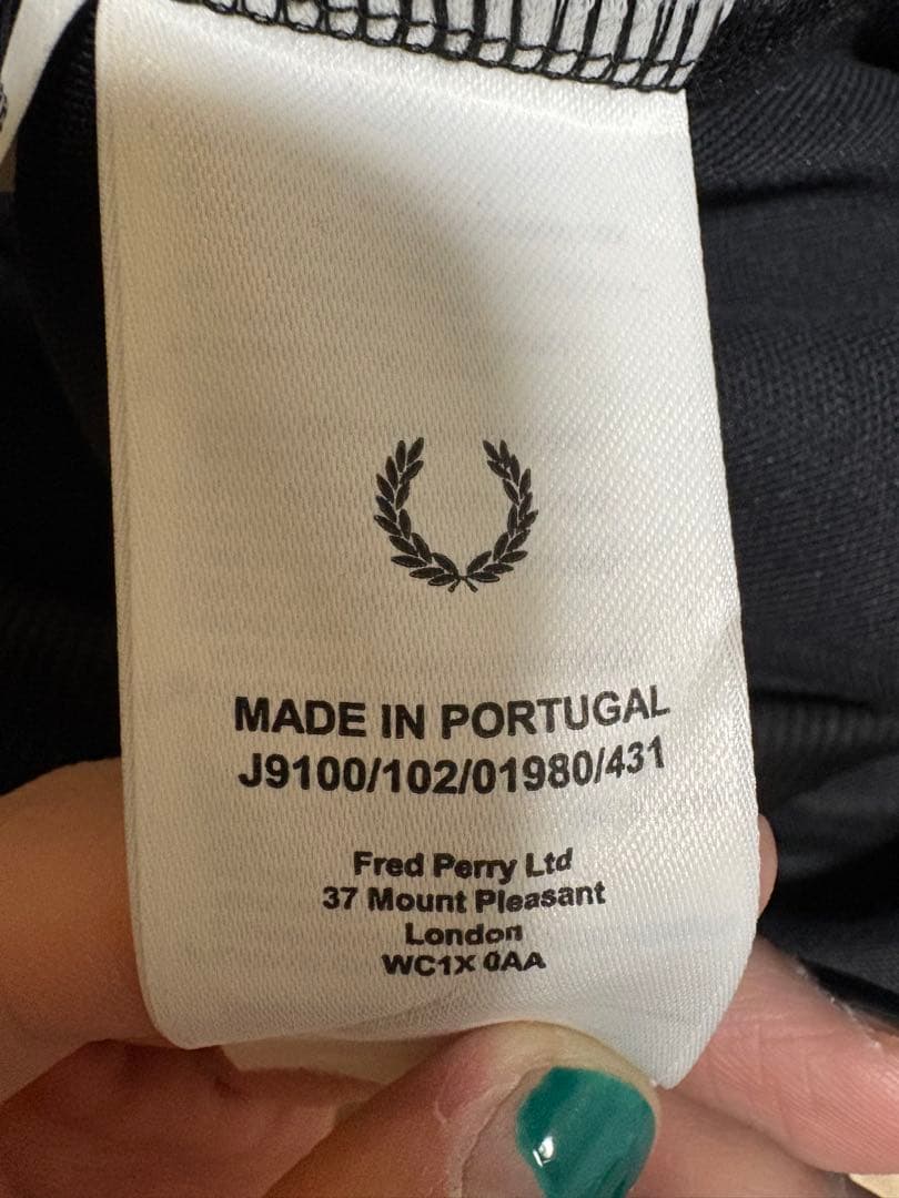 FRED PERRY トラックジャケット　ブラック