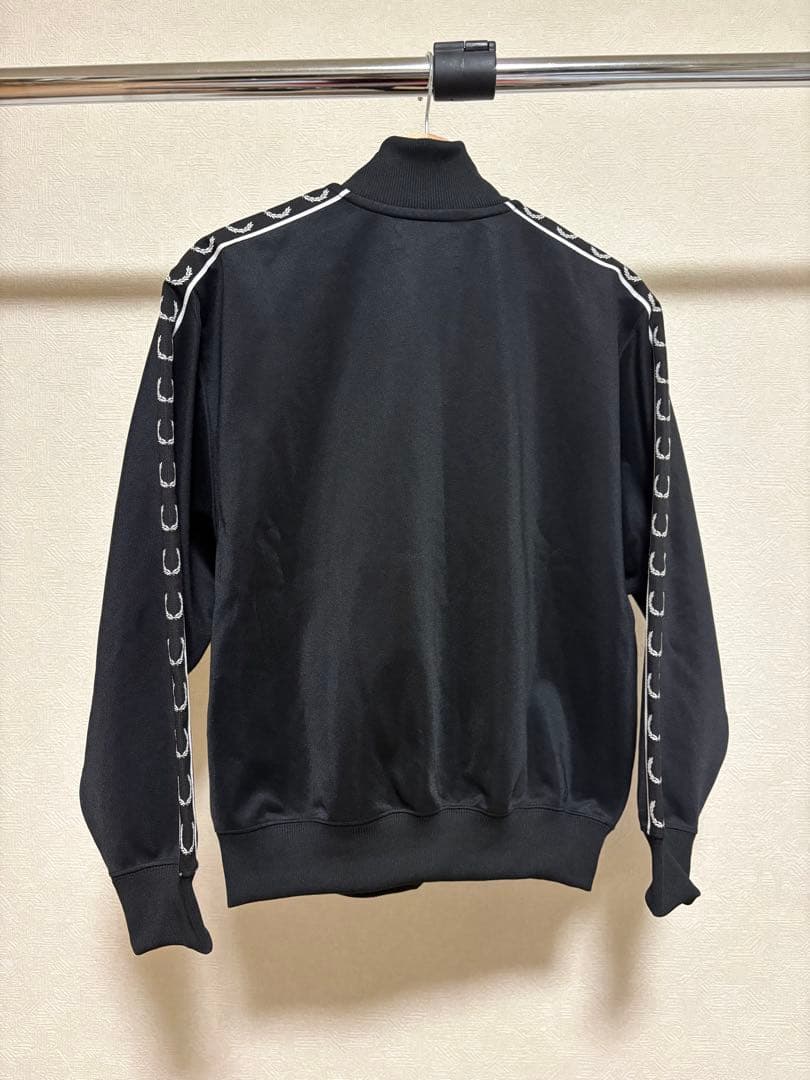 FRED PERRY トラックジャケット　ブラック