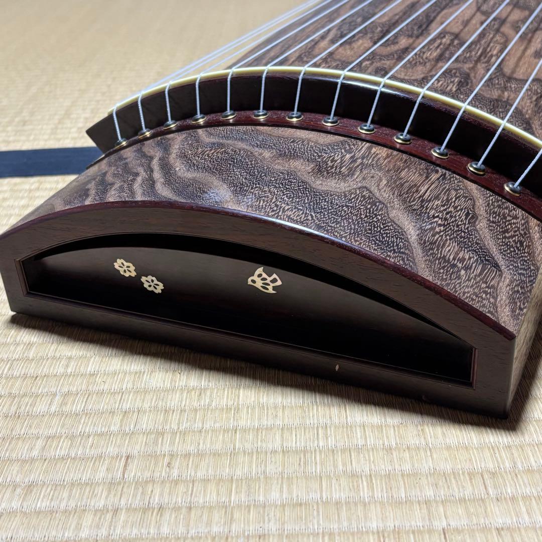 【高級 送料込み】お琴 13弦 綾杉彫り くり甲 和楽器