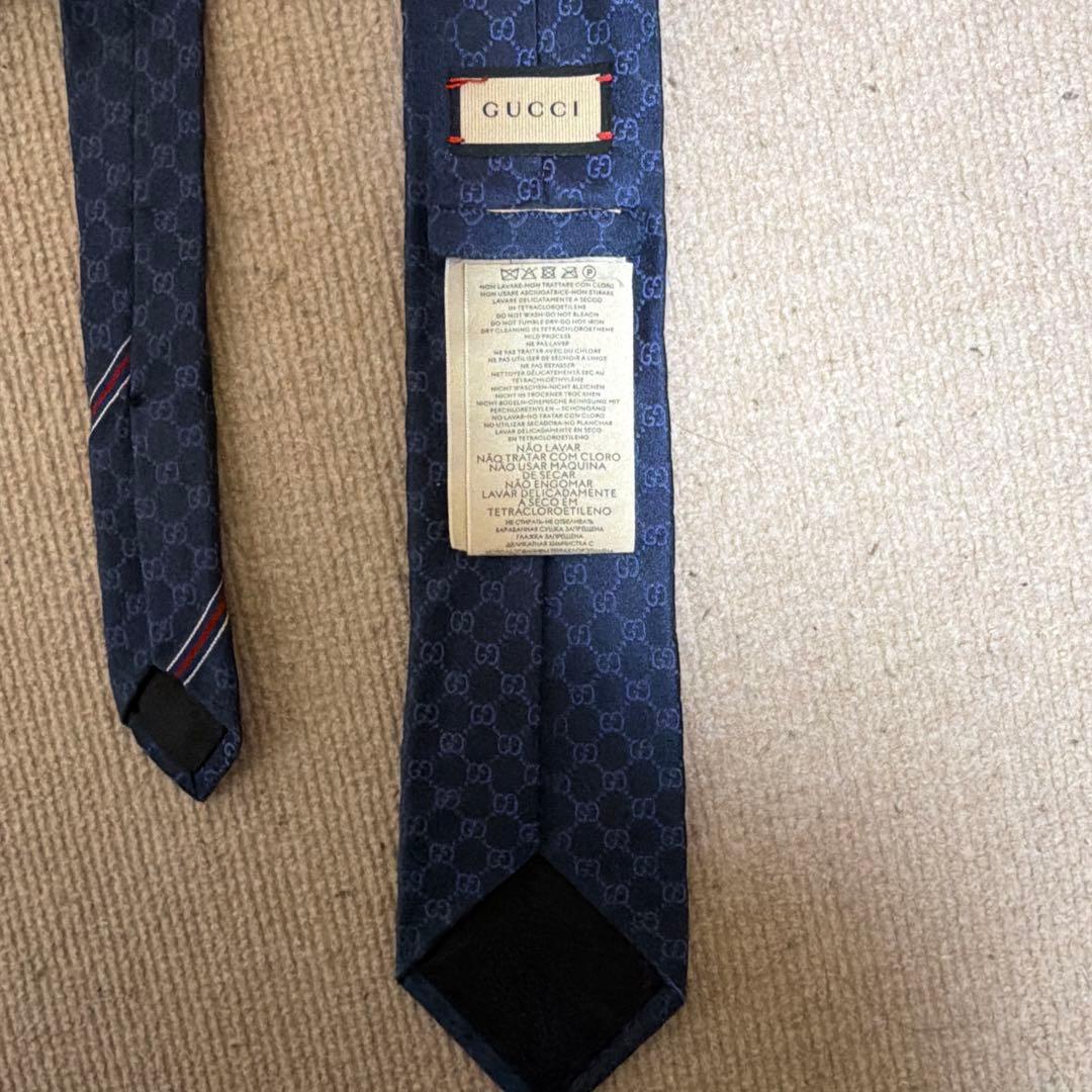 GUCCI ネイビー シルク ネクタイ