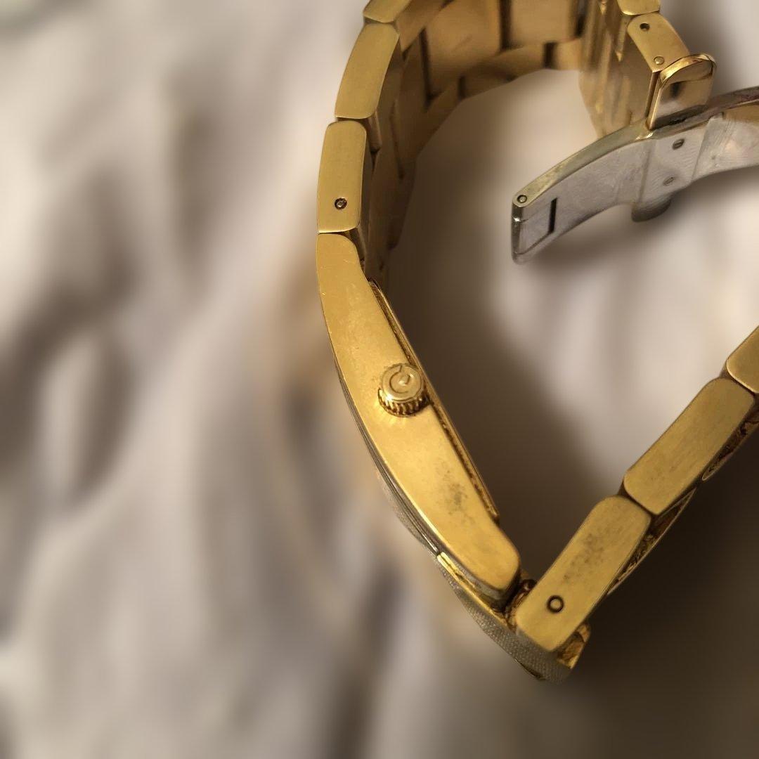 GUCCI グッチ 4600M ブレスウォッチ腕時計 ゴールド 黒文字盤 稼動品