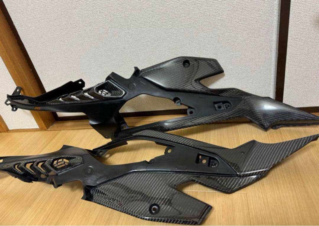 ZX25R/ZX25RR/ZX4R カーボンニーグリップセット