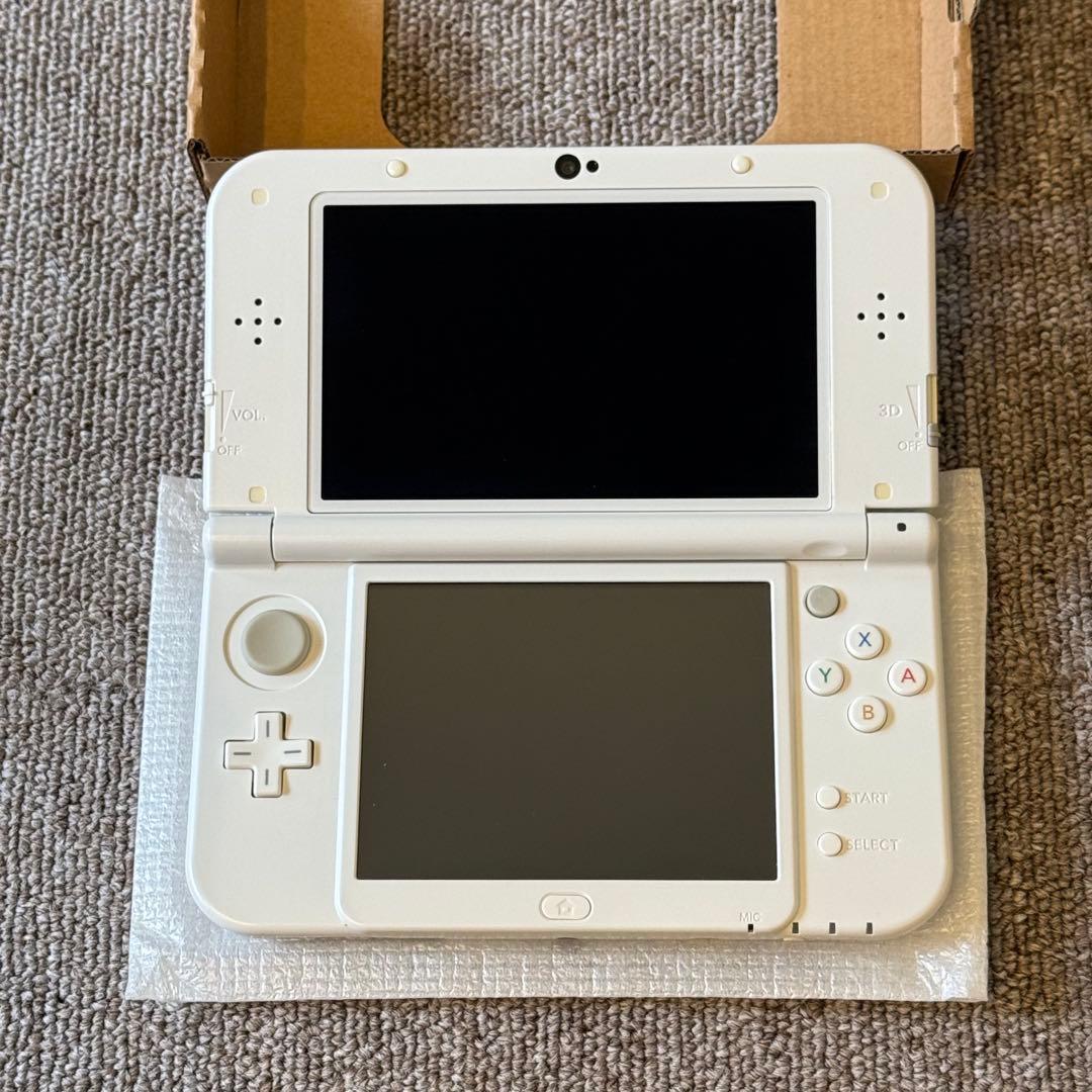 Newニンテンドー3DS LL パールホワイト 箱付き