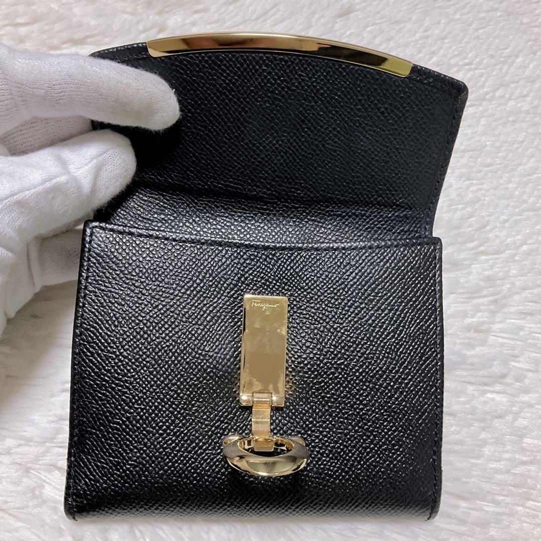 ♡極美品♡フェラガモ ガンチーニ 二つ折り財布 クリップ クロージャー ブラック