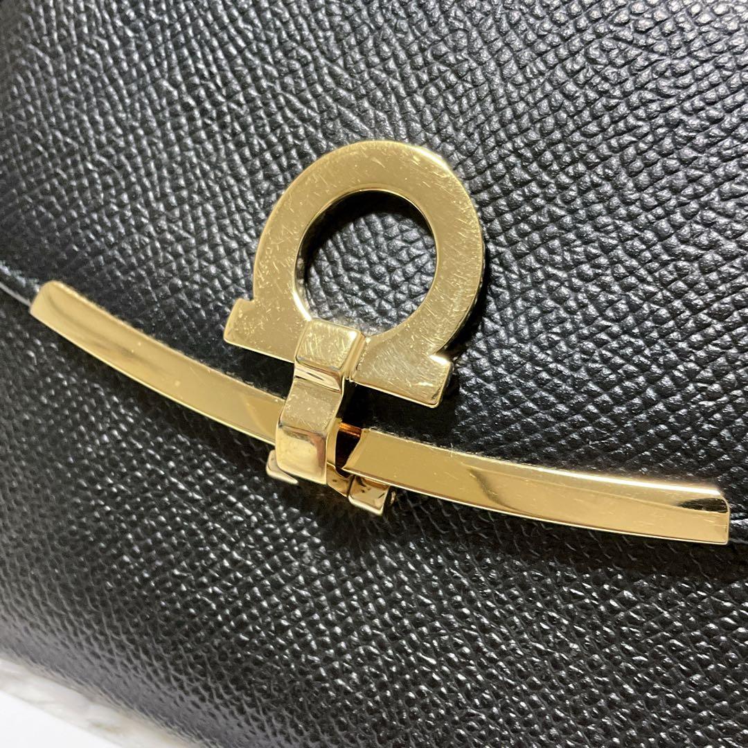 ♡極美品♡フェラガモ ガンチーニ 二つ折り財布 クリップ クロージャー ブラック