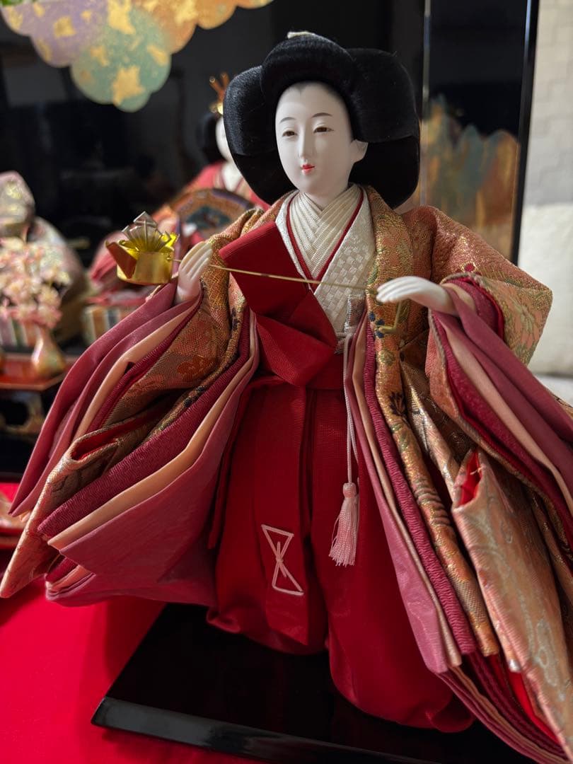 伝統的なひな人形セット