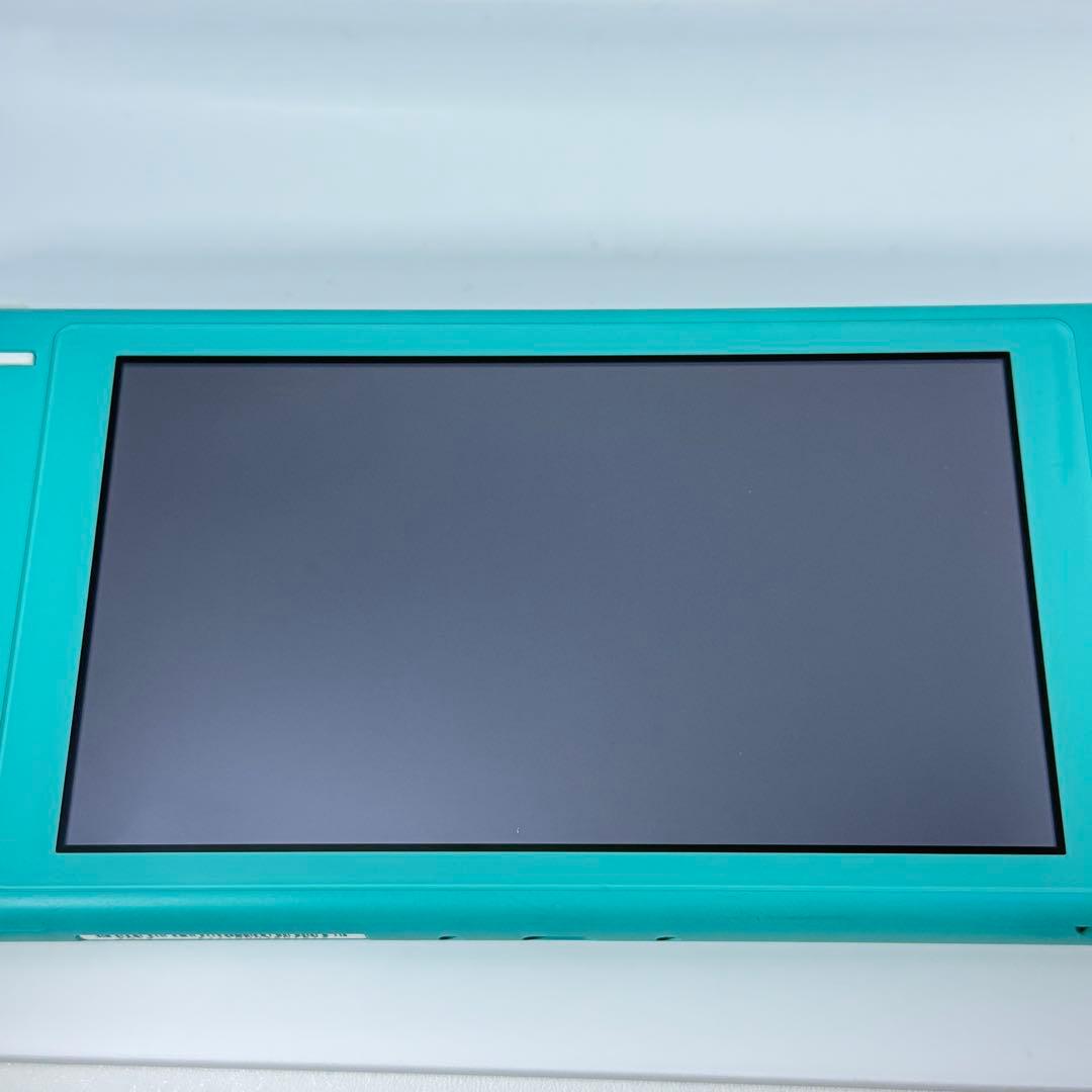 ゆー‼️美品　任天堂Switchライト　ターコイズブルー　充電器　箱付き‼️