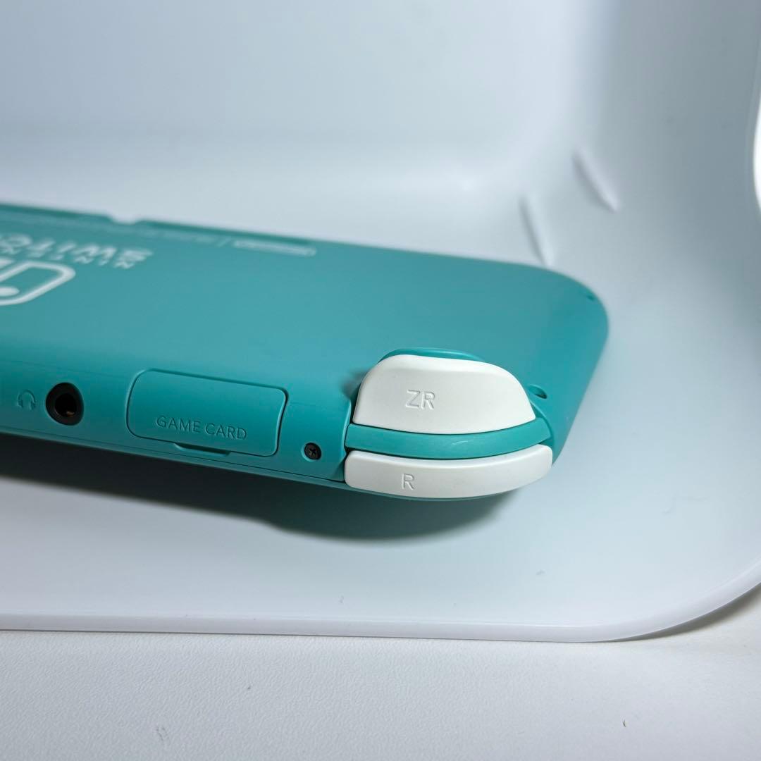 ゆー‼️美品　任天堂Switchライト　ターコイズブルー　充電器　箱付き‼️