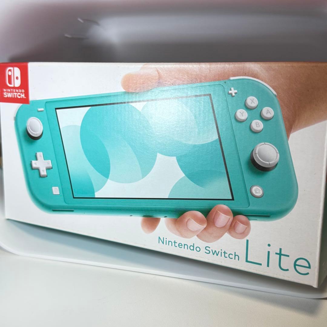 ゆー‼️美品　任天堂Switchライト　ターコイズブルー　充電器　箱付き‼️