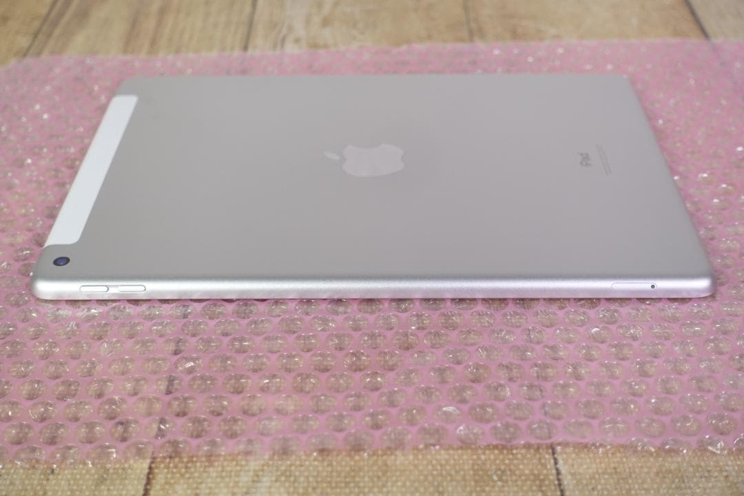 美品 iPad 第8世代 Cellular シルバー 32GB A2429