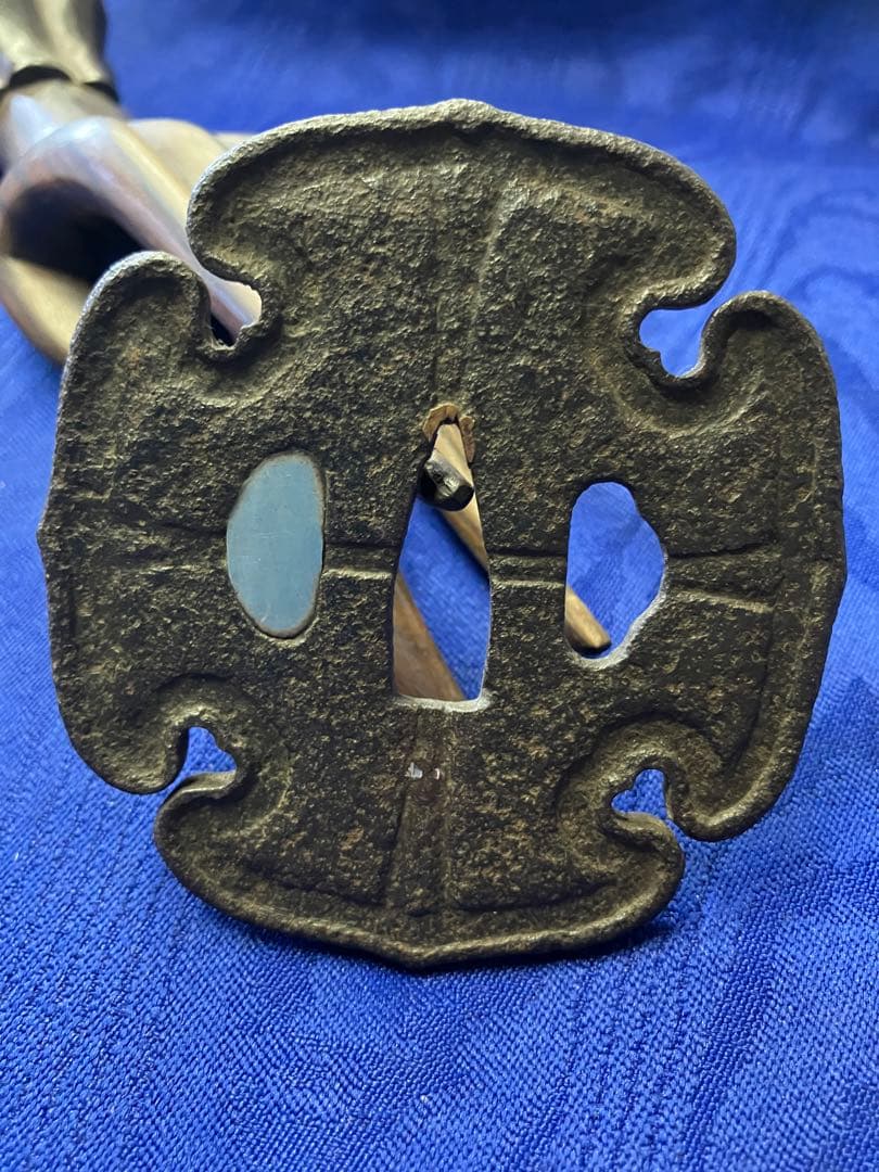 太刀鍔　鍔　日本刀　時代物　銀象嵌　鉄鍔