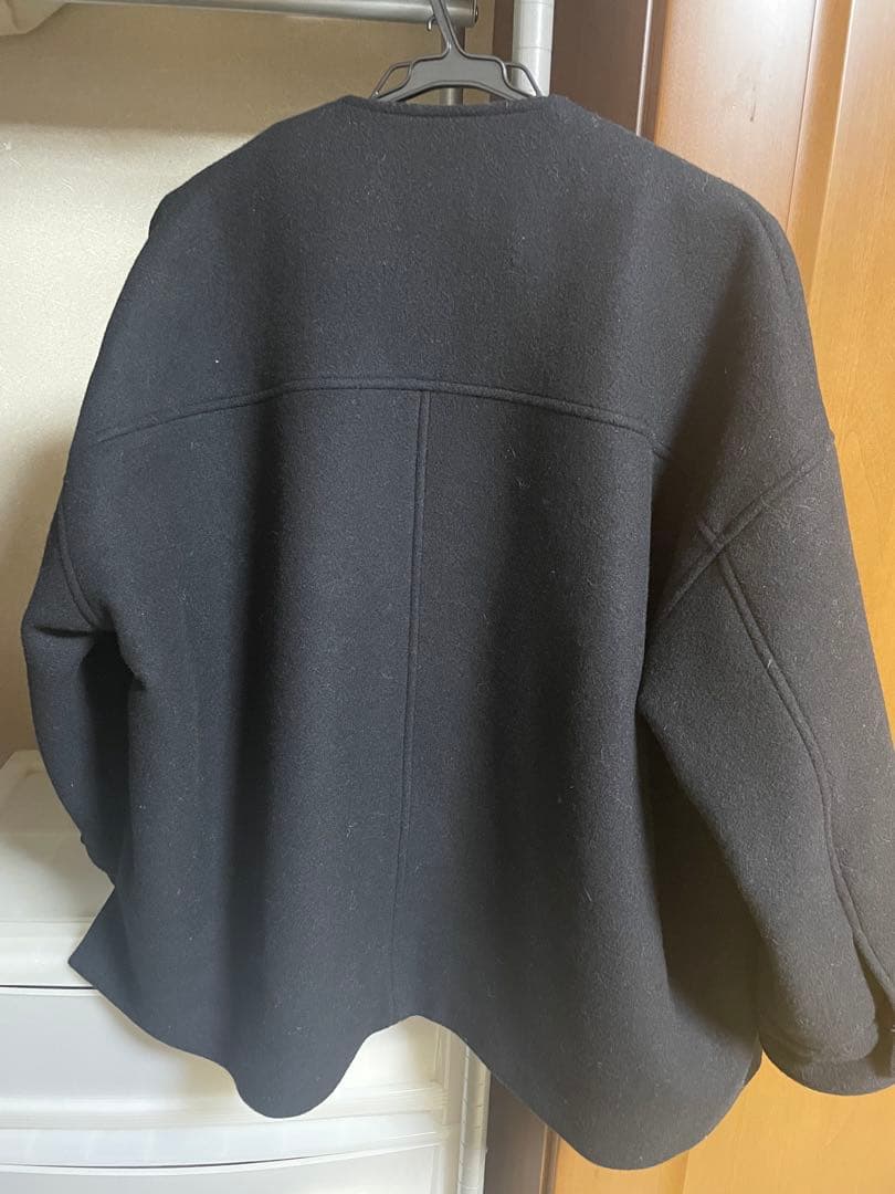 〈今期購入〉新品manon マノン　ノーカラーショートウールコート　金ボタン　黒