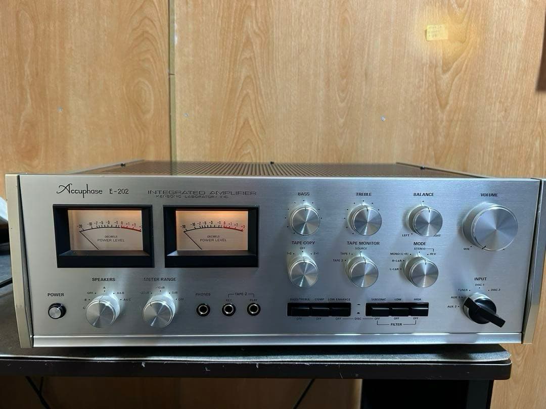 アキュフェーズE-202 プリメイン アンプ