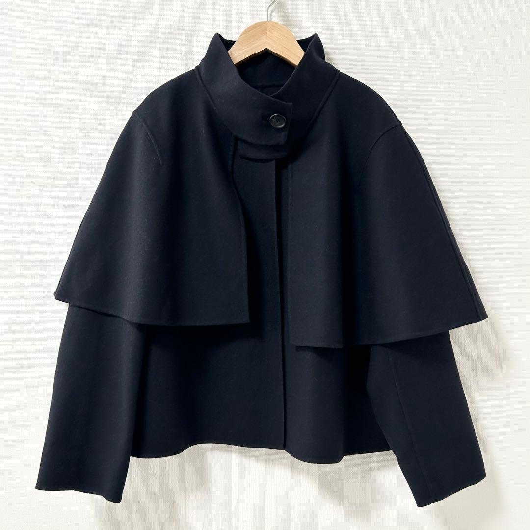 美品✨ADORE ライトリバーケープ付きノーカラージャケット コート