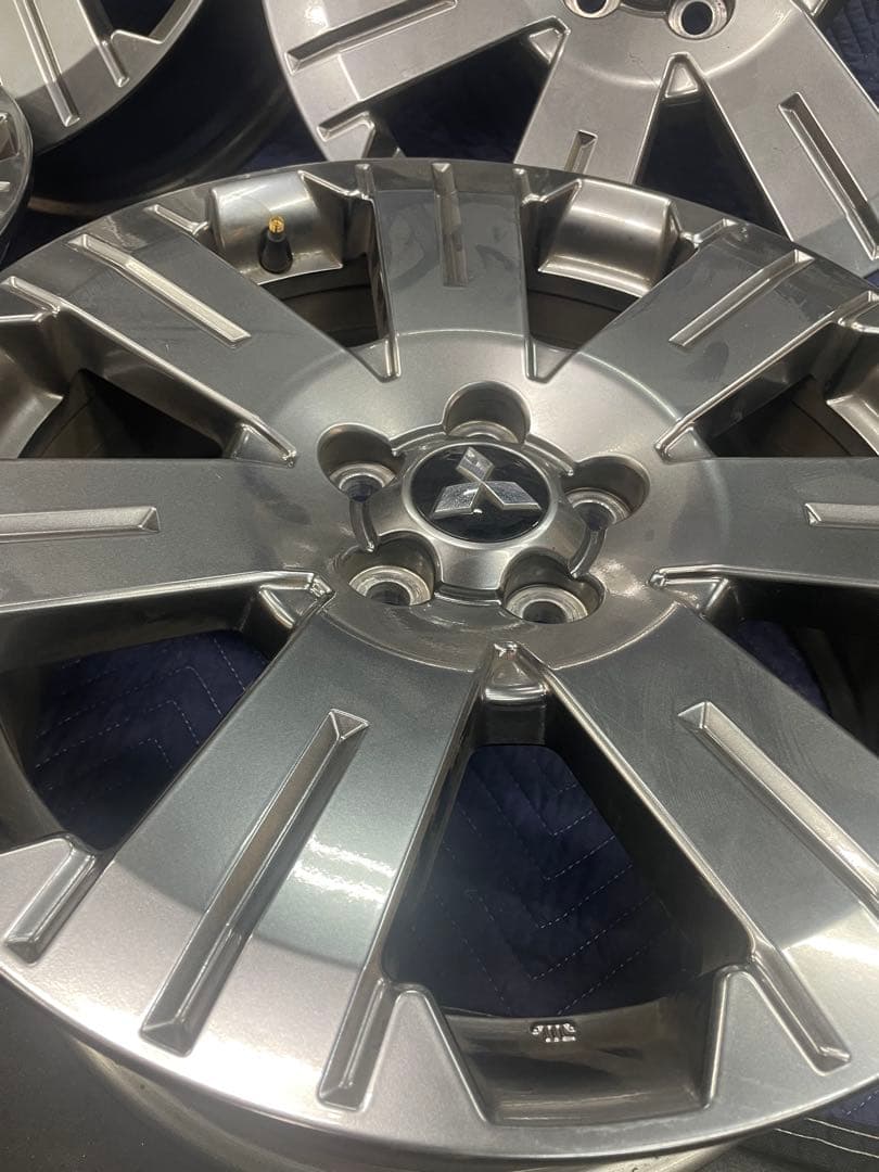 美品⭐︎三菱デリカD5 純正アルミホイール18インチ純正ナット付き