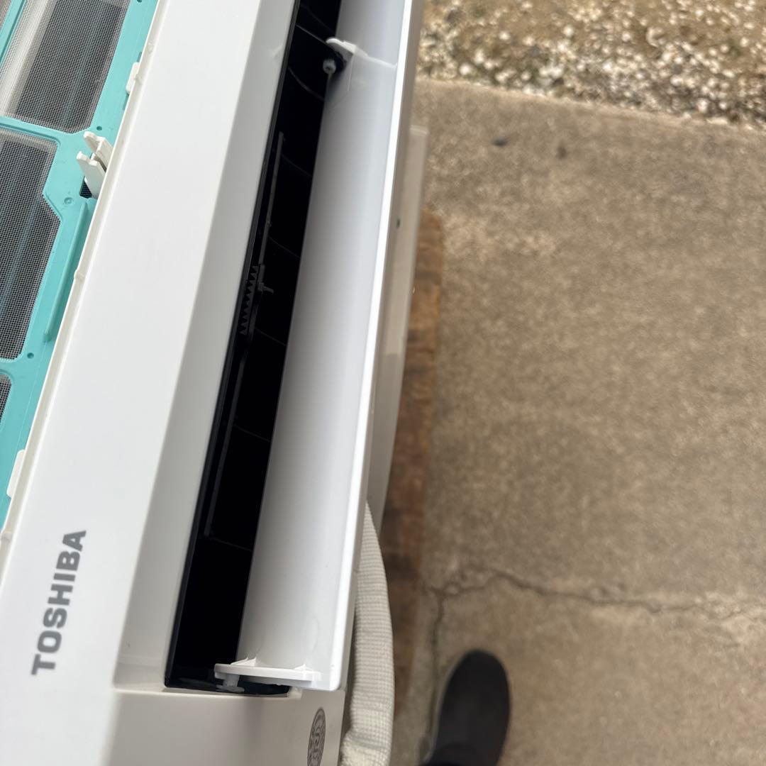 引き取り専用東芝 エアコン 主に8畳 ホワイト RAS-2512TM-W