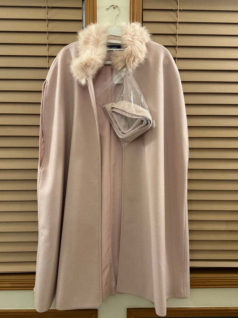 新品•未使用品　エムズグレイシー　カタログ掲載品　ピンクファー付きケープ