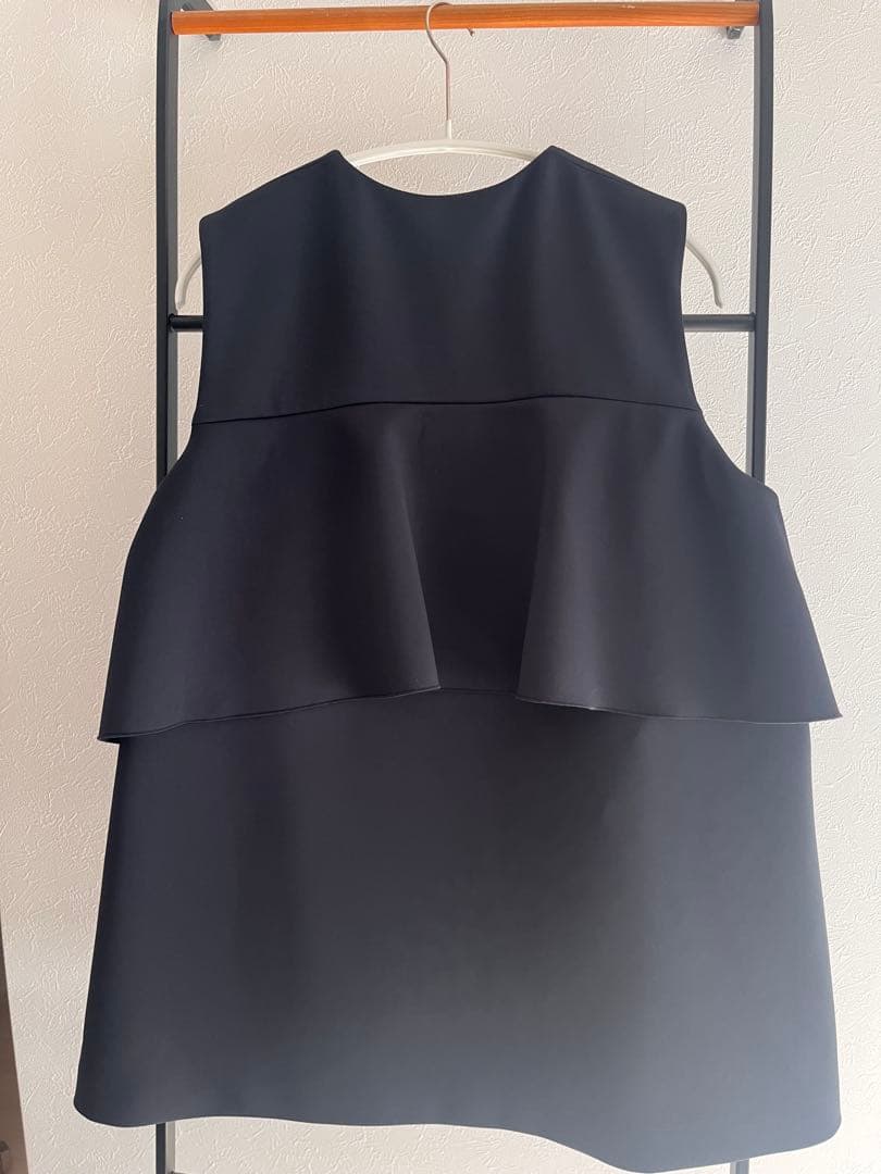 【極美品】ユナイテッドアローズ SPONGYミドルベスト　フリル　ネイビー