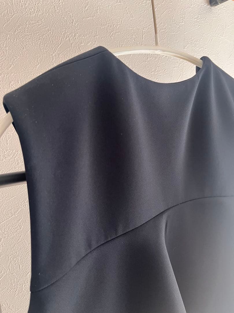 【極美品】ユナイテッドアローズ SPONGYミドルベスト　フリル　ネイビー