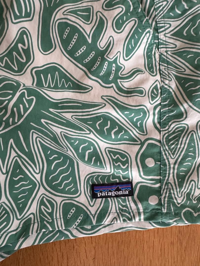 パタゴニア　バギーズショーツ　レディース　パンツ　新品　ショートパンツ　Mサイズ