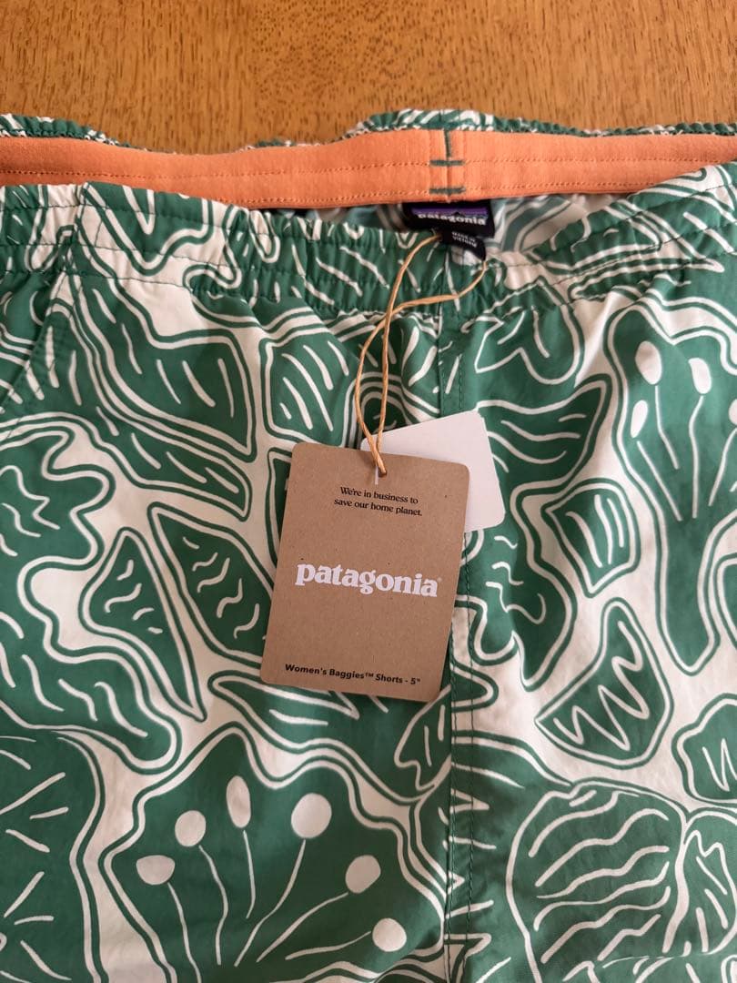 パタゴニア　バギーズショーツ　レディース　パンツ　新品　ショートパンツ　Mサイズ