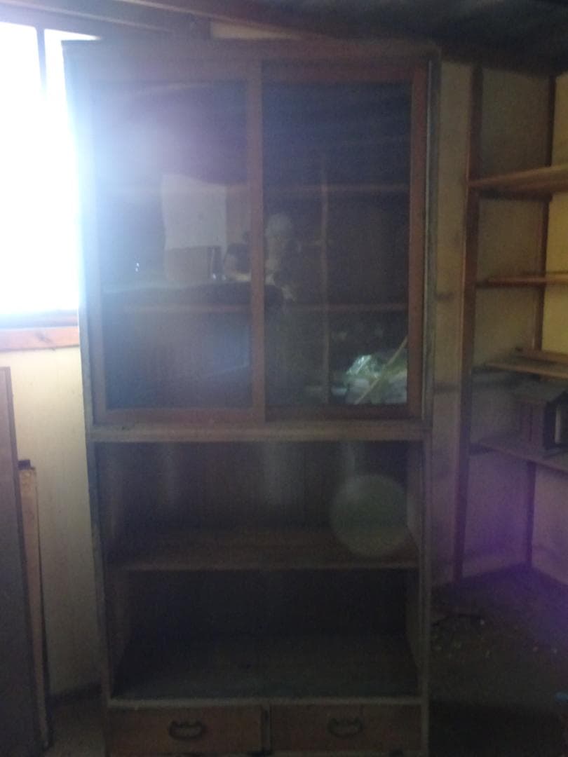 戸棚　本棚　飾り棚　上下に分かれる　アンティーク　レトロ