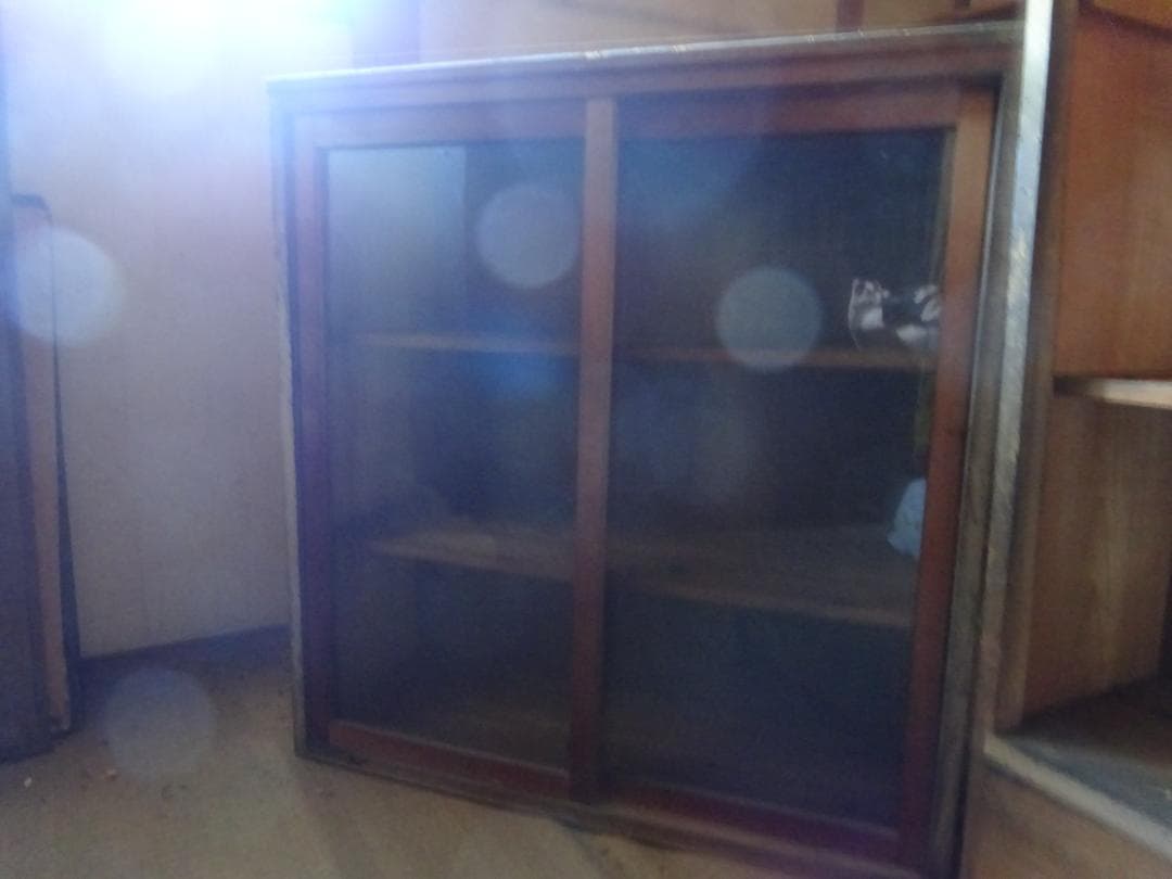 戸棚　本棚　飾り棚　上下に分かれる　アンティーク　レトロ