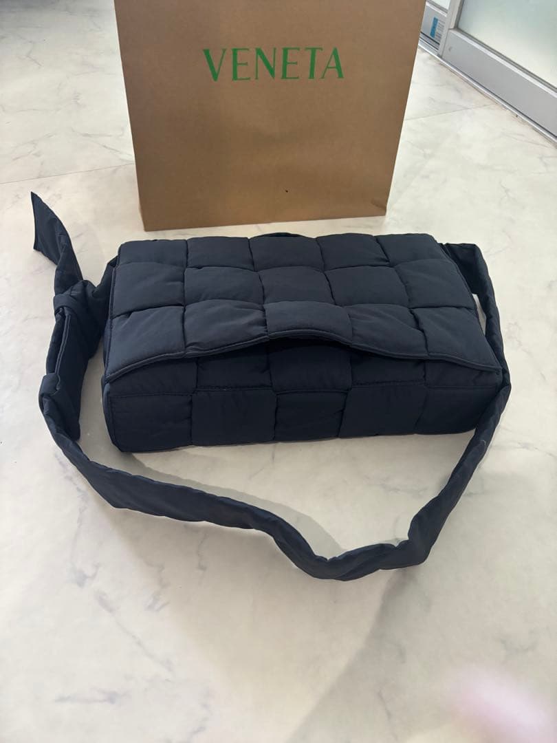 Bottega Veneta パデッド カセット ナイロン ショルダーバッグ