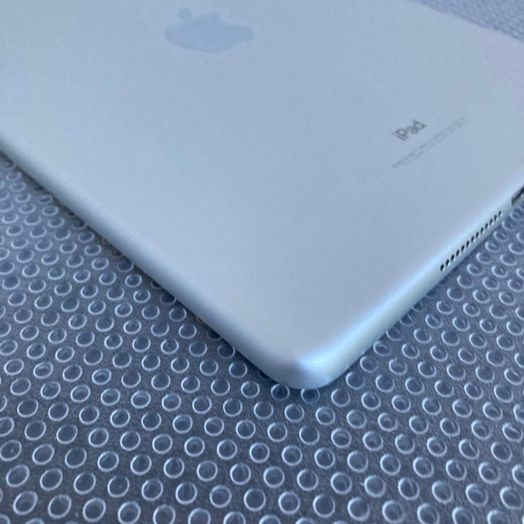 3958【早い者勝ち】比較的美品☆iPad5第5世代128GB WIFIモデル☆